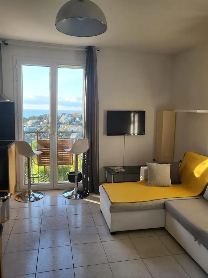 Nice Garden Apartment
